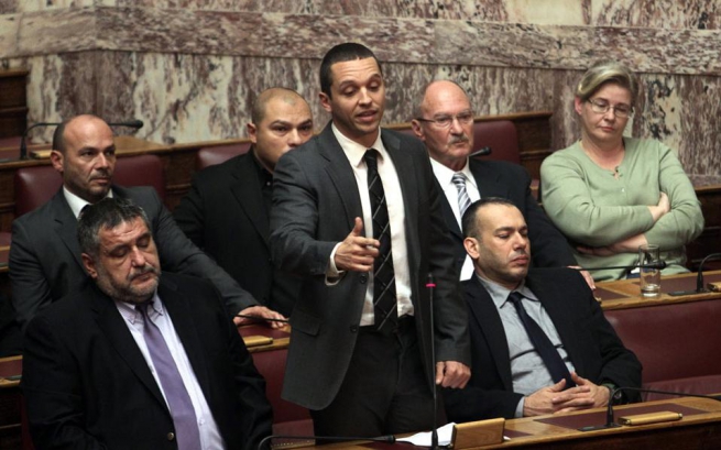 Парламент Греции снял неприкосновенность с пяти ультраправых депутатов