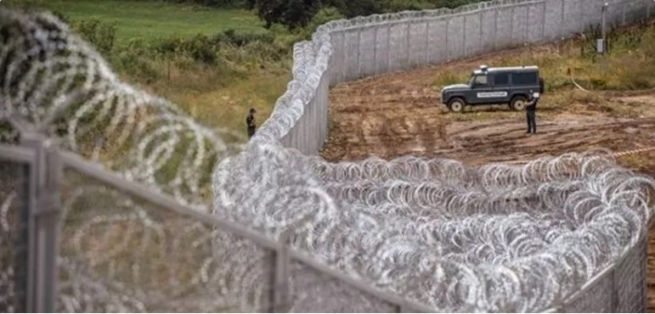 Болгария хочет продлить забор на границе с Грецией, чтобы предотвратить приток беженцев