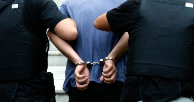 20-летний "рабовладелец" удерживал в заложниках 13 человек