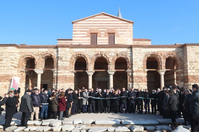 В канун Рождества Турция превратила еще одну церковь Святой Софии в мечеть