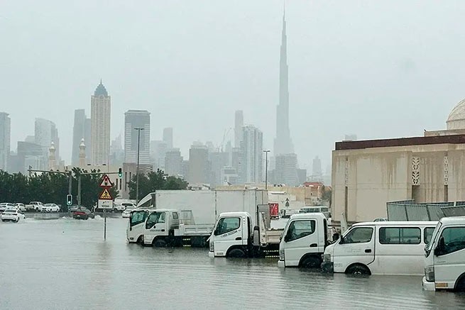 Дубай превратился в озеро: &quot;Это то, чего мы так долго ждали&quot;