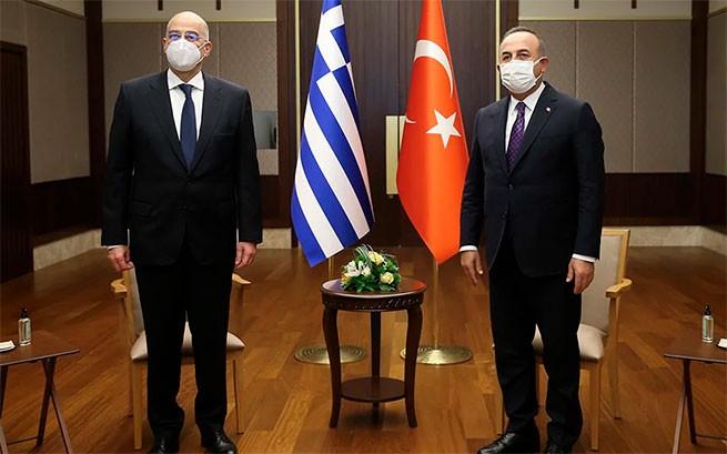"Горячая" пресс-конференция министров иностранных дел Греции и Турции
