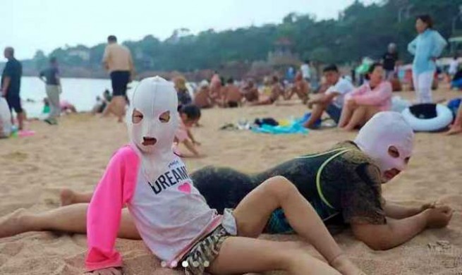 На пляж в маске?