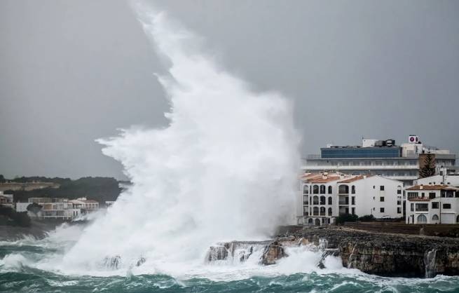 Мальорка: мощный шторм, видео из эпицентра