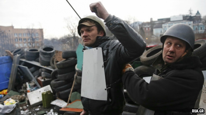 Киев: протестующие дежурят у правительственных зданий
