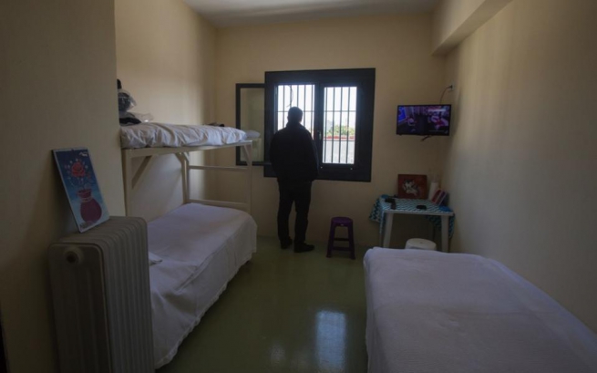 Заключенным в Греции предоставят доступ в Skype