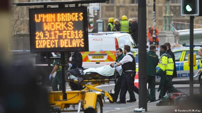 Двойной теракт в центре Лондона унес жизни четырех человек