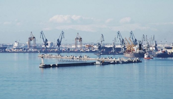 В Греции подписали соглашение о продаже порта Салоники