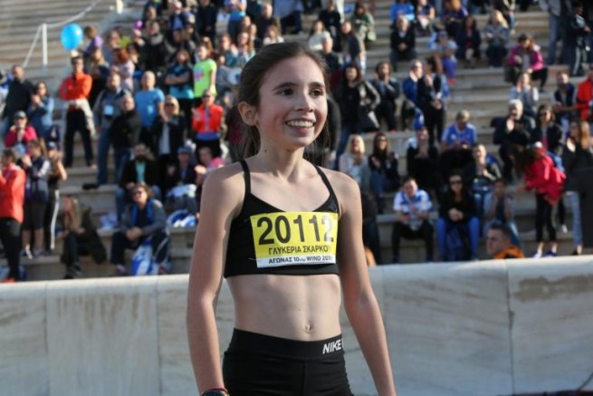 Юная гречанка "озарила" 36-й Афинский марафон