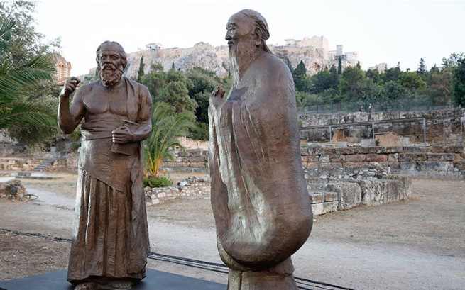 Статуи Сократа и Конфуция установлены на Древней Агоре