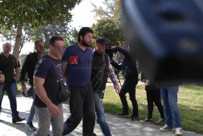 Греческий суд отправил за решетку беженца - боевика ИГИЛ