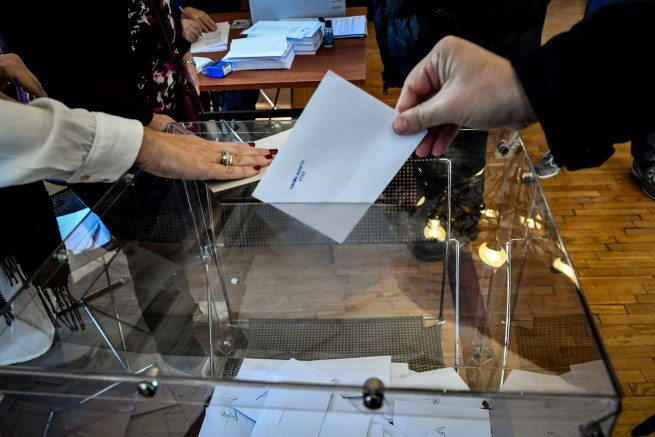 Мегаро Максимос: 9 апреля - наиболее вероятная дата выборов в парламент