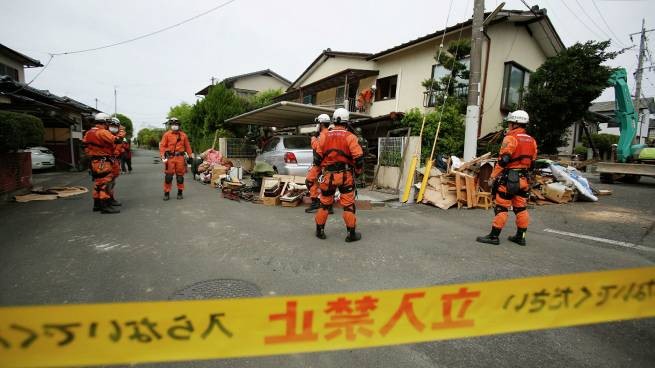 Япония: 104 человека пострадали от землетрясения, без света остались 900 000 домов