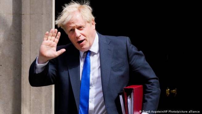 Борис Джонсон объявил, что уходит в отставку с поста премьер-министра