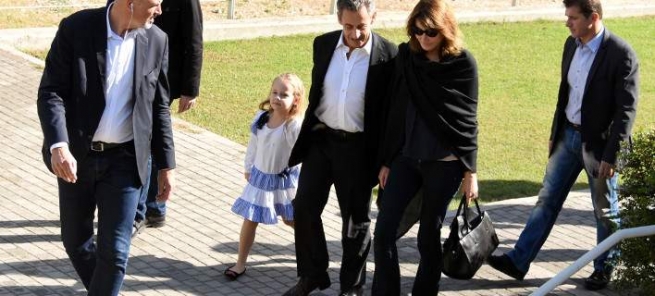 Саркози и Бруни прогулялись по музею Акрополя