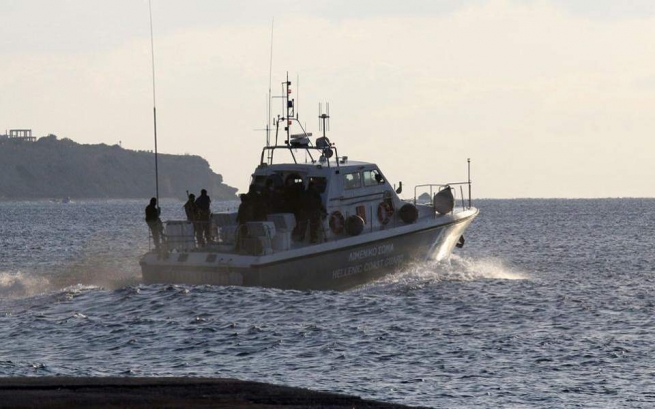 Яхта под флагом США с 71 мигрантом на борту арестована в греческих водах