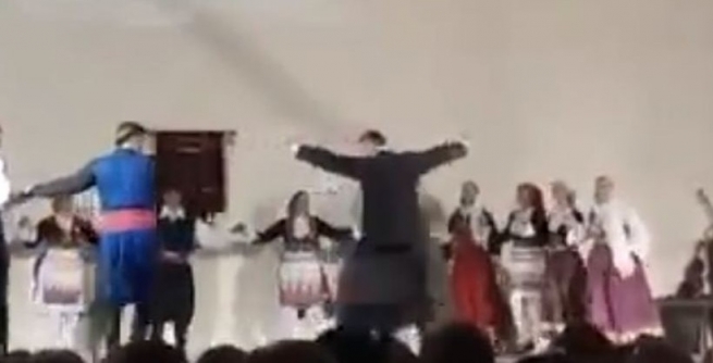 Критский священник сорвал аплодисменты на танцевальном мероприятии! (видео)