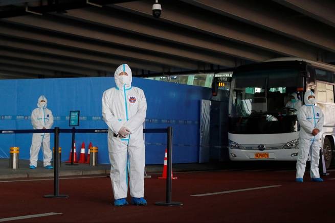 Китай: эксперты ВОЗ прилетели в Ухань для расследования происхождения коронавируса
