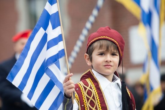 Правительство Греции сократило пособия для многодетных