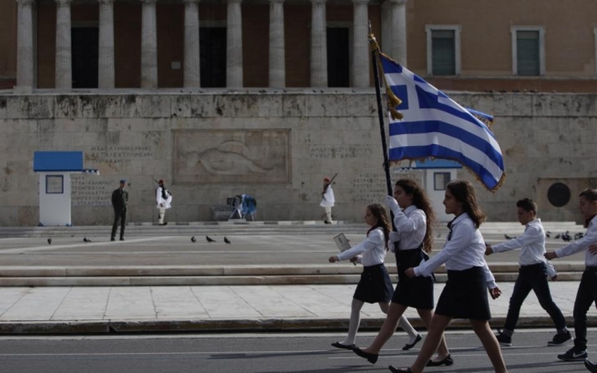 Греческий академик: новые правила о знаменосцах заменят ценный урок