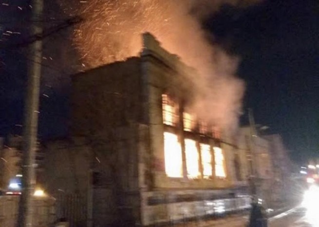 Здание, в котором сгорел трехлетний ребенок, будет немедленно снесено