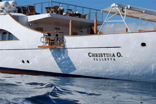 Супер яхта Онассиса замечена вблизи Нафплио