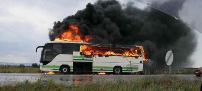 Греция: Молния ударила в пассажирский автобус
