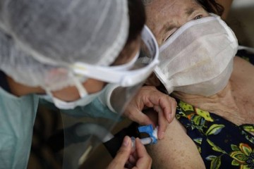 Смерть в Калаврите не связана с вакцинацией