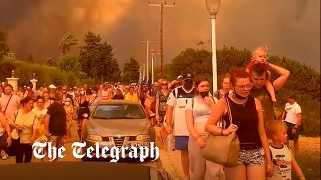 Londres envía una fuerza de reacción rápida a Rodas para evacuar a los turistas británicos