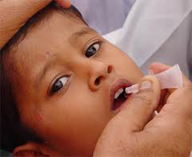 Греция вакцинирует сирийских детей в страхе вспышки полиомиелита