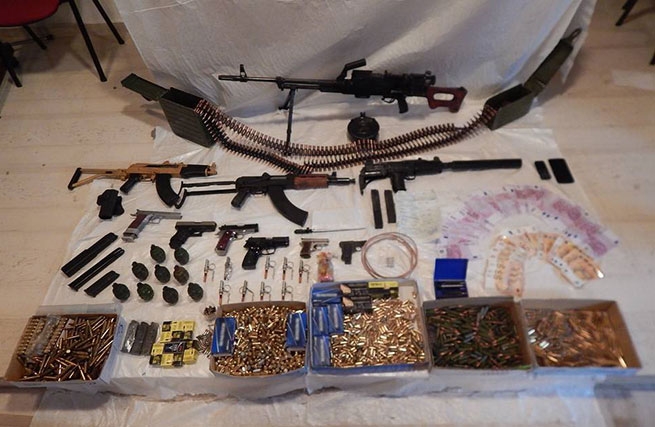 Rethymno: Një arsenal i tërë u gjet në banesën e një 32-vjeçari