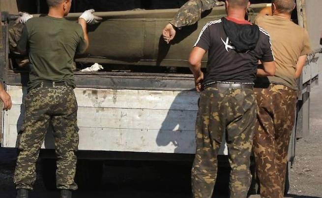 Украина и Россия впервые обменялись телами погибших военных