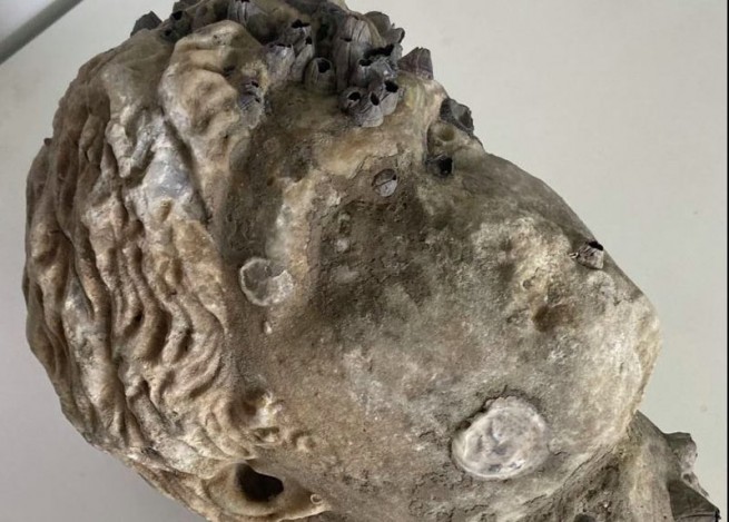 Мраморная голова римской эпохи найдена в море у Превезы