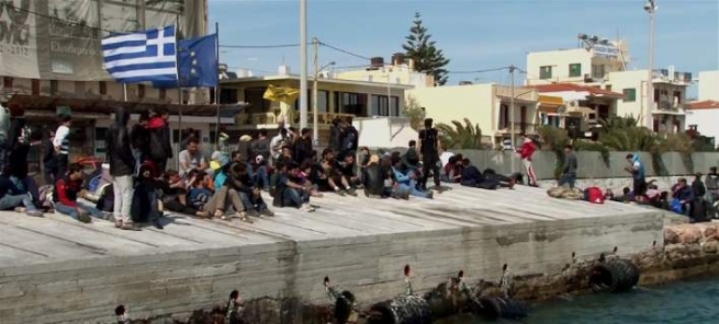 На греческих островах находятся 10.000 беженцев