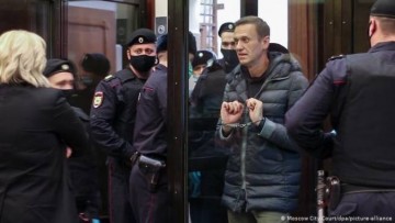 Россия: приговор суда в отношении Навального — 3,5 года колонии