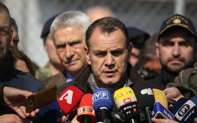 Министр обороны Греции резко ответил на комментарии министра иностранных дел Турции