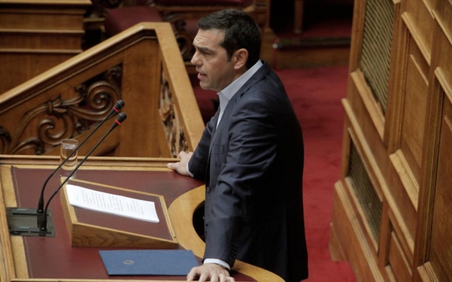 Ципрас отстаивает правительство по итогам сделки Еврогруппы