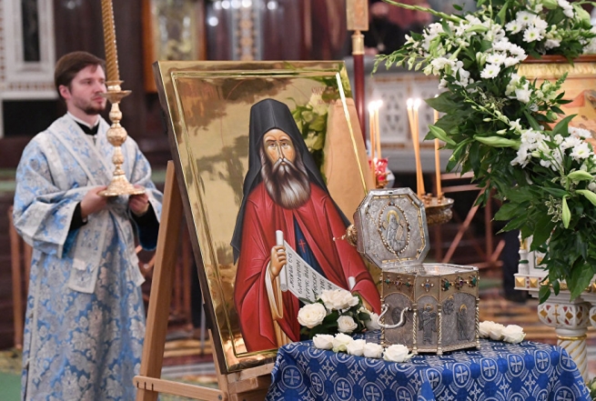 В России и Белоруссии 300 тысяч человек поклонились мощам Силуана Афонского