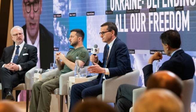 "Ялта близко, переговоров с РФ не будет" - "таинственный" форум в Киеве