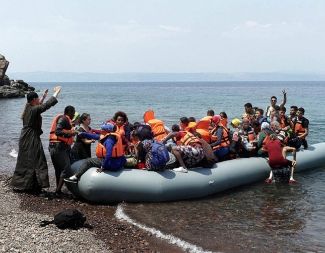 Греция: почти 800 мигрантов-беженцев за 5 дней