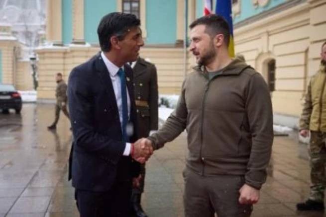 Military aid to Ukraine - Sunak travels to Kyiv today (video)