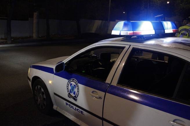 Угроза убийства женщины и взрыва жилого дома в центре Афин