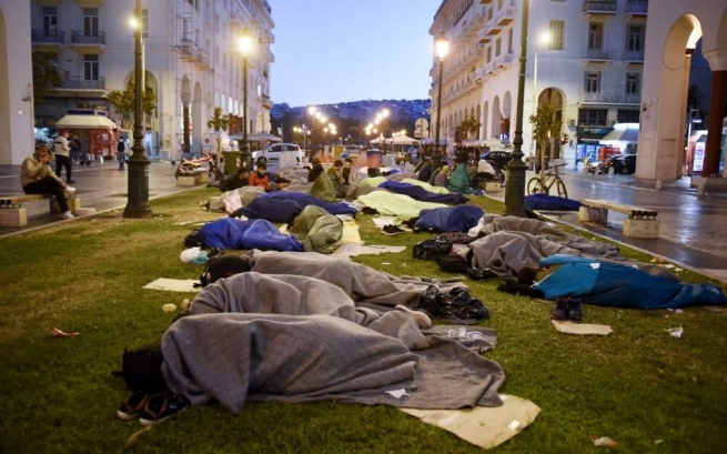 Мигрантам в Салониках выделят место для проживания
