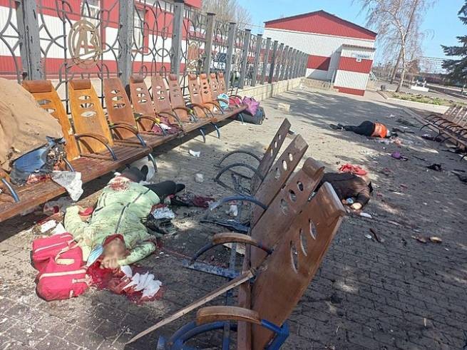 ВВС: при ударе по вокзалу в Краматорске использовался кассетный боеприпас