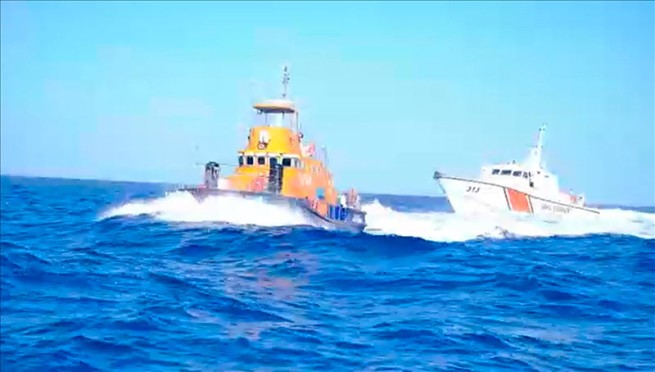 Береговая охрана Турции преследовала спасательный катер в территориальных водах Греции (видео)