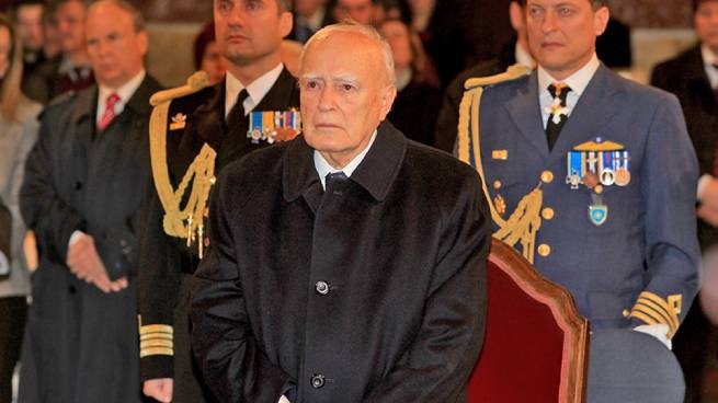 Скончался бывший президент Республики Греция Каролос Папулиас