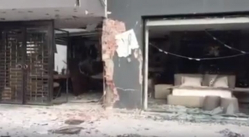 Взрыв уничтожил мебельный магазин в Маруси