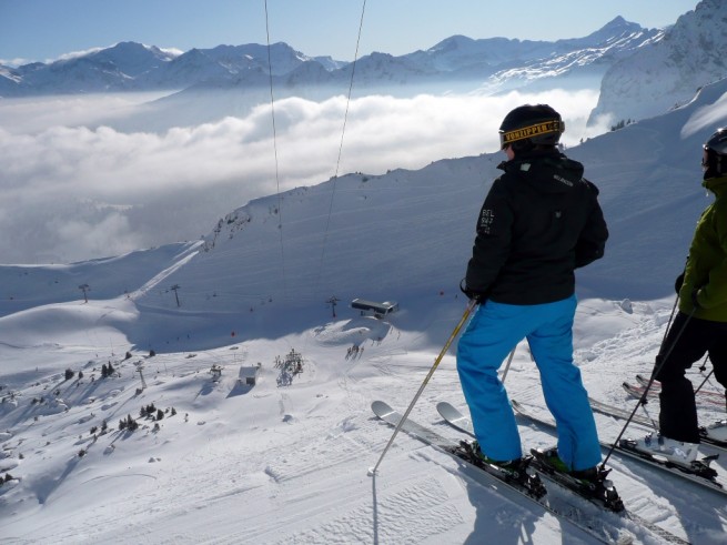 Швейцария открывает горнолыжные трассы