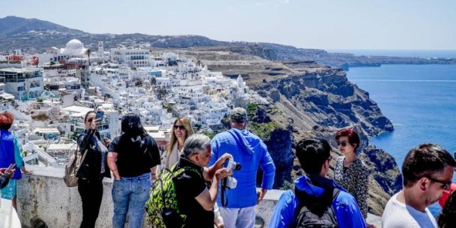 Handelsblatt: климатический кризис привел к продлению туристического сезона в Греции