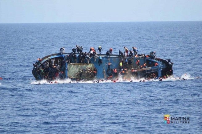 Опрокинулась лодка с мигрантами: 9 погибших, десятки пропавших без вести